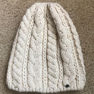 KNIT BEANIE